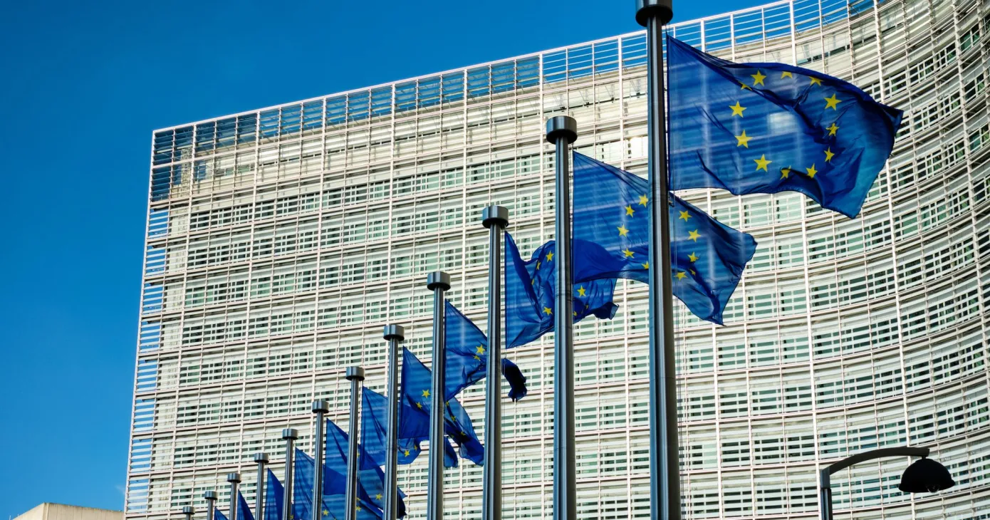 Drapeaux européens devant le bâtiment Berlaymont à Bruxelles